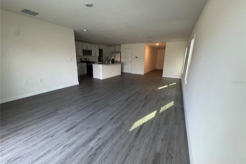 House in Zephyrhills, Florida 5 bedrooms, 227.89 sq.m. № 1878099 - photo 8