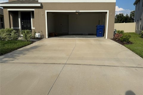 House in Zephyrhills, Florida 5 bedrooms, 227.89 sq.m. № 1878099 - photo 2