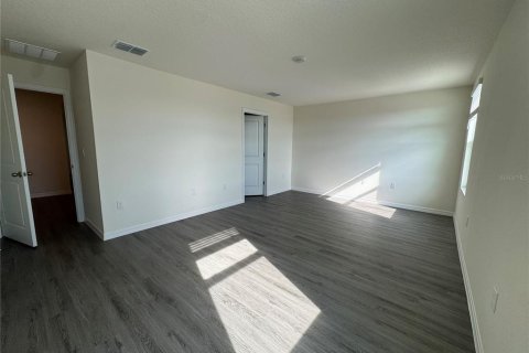 House in Zephyrhills, Florida 5 bedrooms, 227.89 sq.m. № 1878099 - photo 11