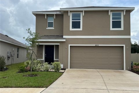 House in Zephyrhills, Florida 5 bedrooms, 227.89 sq.m. № 1878099 - photo 1