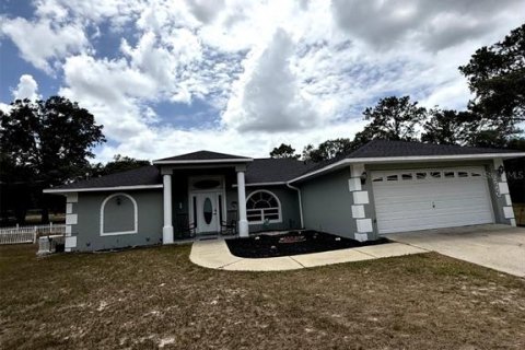 House in Dunnellon, Florida 3 bedrooms, 165.37 sq.m. № 1780611 - photo 1