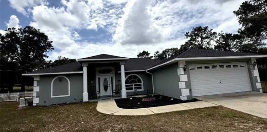 House in Dunnellon, Florida 3 bedrooms, 165.37 sq.m. № 1780611