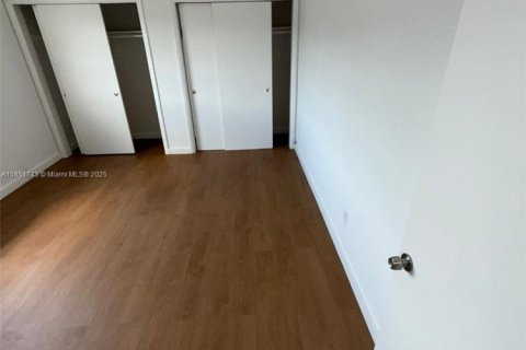 Copropriété à louer à North Miami, Floride: 1 chambre, 72.19 m2 № 2020591 - photo 9