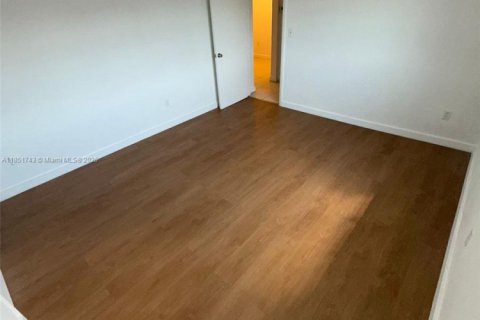 Copropriété à louer à North Miami, Floride: 1 chambre, 72.19 m2 № 2020591 - photo 3