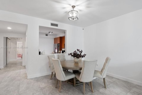 Copropriété à vendre à Aventura, Floride: 2 chambres, 162.58 m2 № 2036438 - photo 10