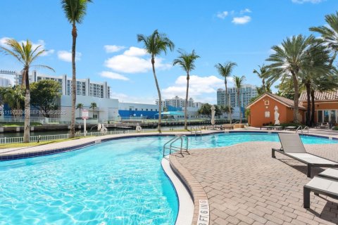 Condominio en venta en Aventura, Florida, 2 dormitorios, 162.58 m2 № 2036438 - foto 29