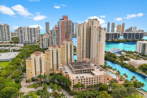 Condo à Aventura, Floride, 2 chambres  № 2036438