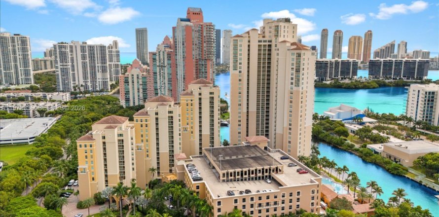 Condo à Aventura, Floride, 2 chambres № 2036438