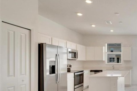 Touwnhouse à vendre à Davenport, Floride: 4 chambres, 180.6 m2 № 2408288 - photo 2