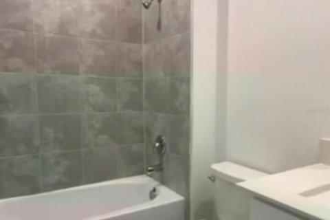 Touwnhouse à vendre à Davenport, Floride: 4 chambres, 180.6 m2 № 2408288 - photo 5