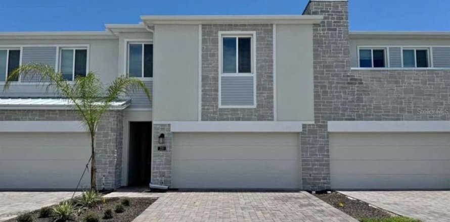 Touwnhouse à Davenport, Floride 4 chambres, 180.6 m2 № 2408288