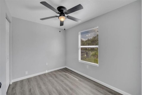House in Sanford, Florida 3 bedrooms, 85.75 sq.m. № 1732585 - photo 3