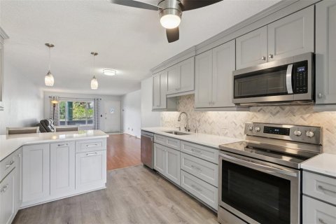 Condo in Clearwater, Florida, 2 bedrooms  № 1827733 - photo 18