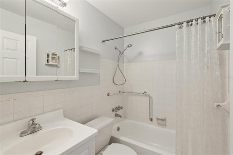 Condo in Clearwater, Florida, 2 bedrooms  № 1827733 - photo 24