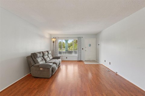 Condo in Clearwater, Florida, 2 bedrooms  № 1827733 - photo 9