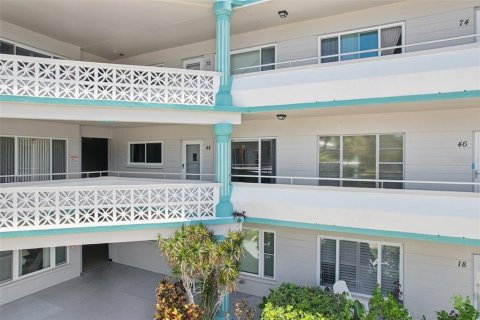 Condo in Clearwater, Florida, 2 bedrooms  № 1827733 - photo 2
