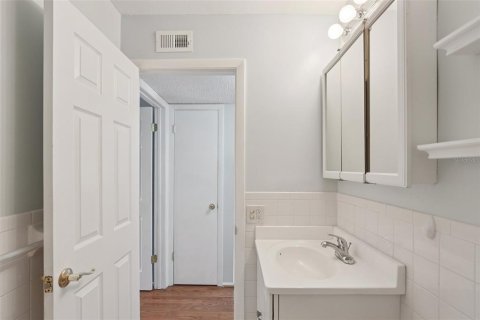 Condo in Clearwater, Florida, 2 bedrooms  № 1827733 - photo 25