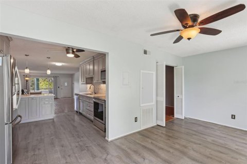 Condo in Clearwater, Florida, 2 bedrooms  № 1827733 - photo 16