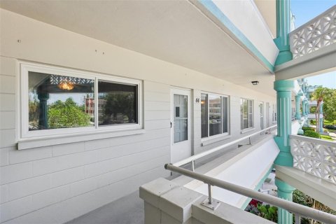 Condo in Clearwater, Florida, 2 bedrooms  № 1827733 - photo 3
