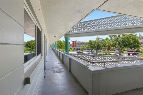 Condo in Clearwater, Florida, 2 bedrooms  № 1827733 - photo 6