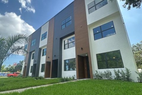 Adosado en venta en Saint Petersburg, Florida, 3 dormitorios, 190.73 m2 № 2094910 - foto 3