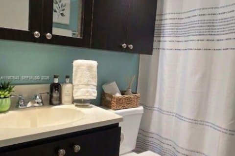 Купить кондоминиум в Майами, Флорида 3 спальни, 123.19м2, № 2050998 - фото 23