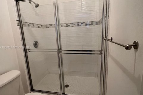 Townhouse in Pembroke Pines, Florida 2 bedrooms, 102.19 sq.m. № 2001915 - photo 27