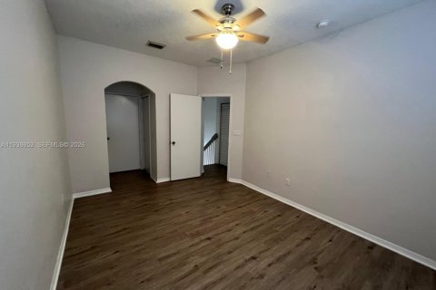 Townhouse in Pembroke Pines, Florida 2 bedrooms, 102.19 sq.m. № 2001915 - photo 12