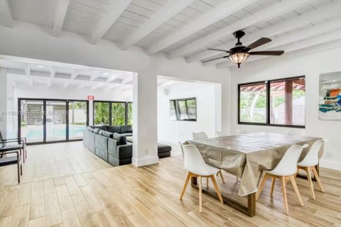 Villa ou maison à louer à Hollywood, Floride: 4 chambres, 194.07 m2 № 1996608 - photo 5