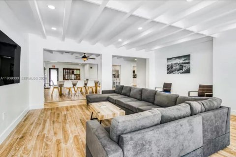 Villa ou maison à louer à Hollywood, Floride: 4 chambres, 194.07 m2 № 1996608 - photo 23