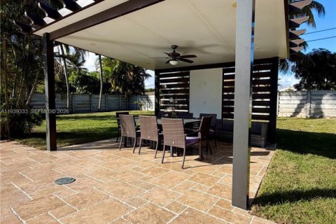 Villa ou maison à louer à Hollywood, Floride: 4 chambres, 194.07 m2 № 1996608 - photo 25