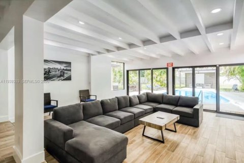 Villa ou maison à Hollywood, Floride 4 chambres, 194.07 m2 № 1996608