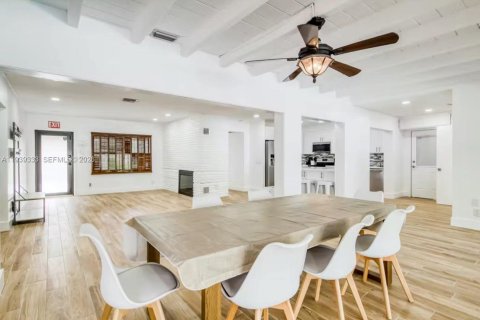 Villa ou maison à louer à Hollywood, Floride: 4 chambres, 194.07 m2 № 1996608 - photo 4