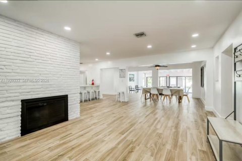 Villa ou maison à louer à Hollywood, Floride: 4 chambres, 194.07 m2 № 1996608 - photo 8