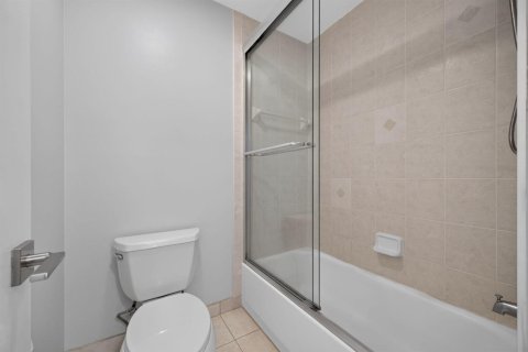 Condo in Boca Raton, Florida, 2 bedrooms  № 2387950 - photo 28
