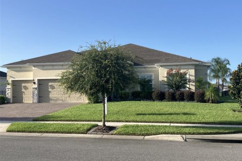 House in Orlando, Florida 4 bedrooms, 285.12 sq.m. № 2279927