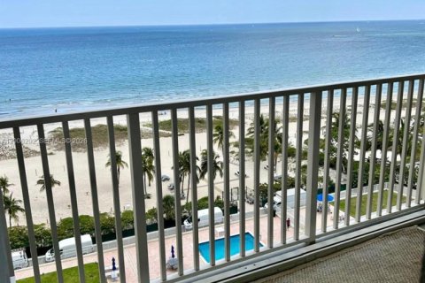Copropriété à vendre à Pompano Beach, Floride: 1 chambre, 70.61 m2 № 2090162 - photo 2
