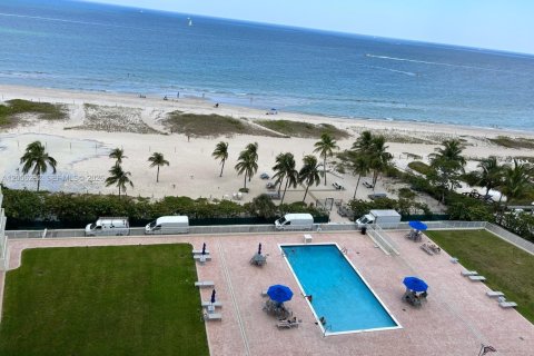 Condo à Pompano Beach, Floride, 1 chambre  № 2090162