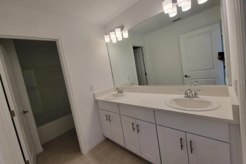 Casa en venta en Kissimmee, Florida, 5 dormitorios, 210.98 m2 № 2136005 - foto 13