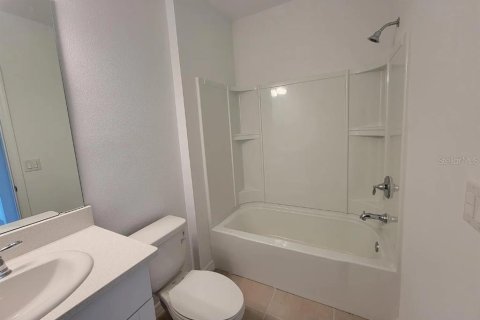 Casa en venta en Kissimmee, Florida, 5 dormitorios, 210.98 m2 № 2136005 - foto 8