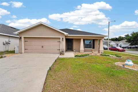 Villa ou maison à Haines City, Floride 4 chambres, 164.25 m2 № 2141055