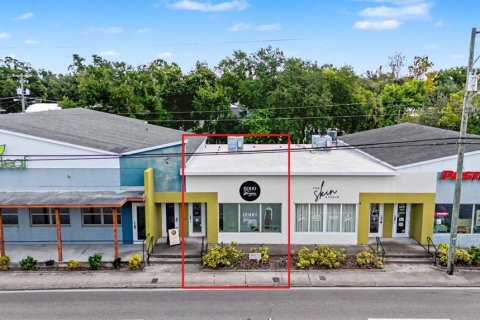 Immobilier commercial à Tampa, Floride 92.9 m2 № 2364675