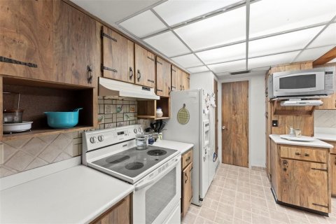 Casa en venta en Orlando, Florida, 3 dormitorios, 232.44 m2 № 2298482 - foto 17