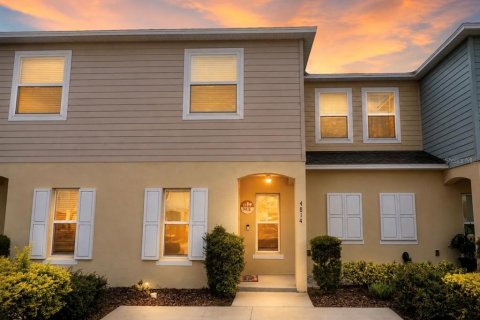 Adosado en venta en Kissimmee, Florida, 3 dormitorios, 163.69 m2 № 2321687 - foto 3