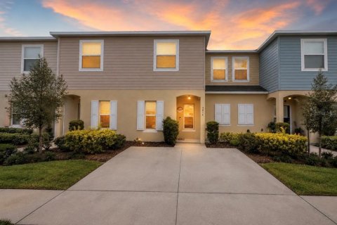 Adosado en Kissimmee, Florida 3 dormitorios, 163.69 m2 № 2321687