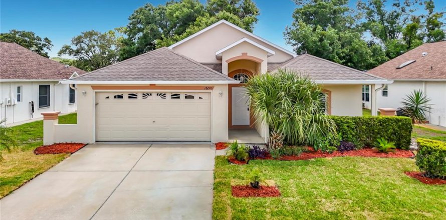 Villa ou maison à Hudson, Floride 3 chambres, 155.24 m2 № 2131885
