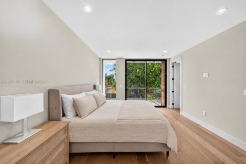 Townhouse in Miami, Florida 3 bedrooms, 187.01 sq.m. № 2392869 - photo 21