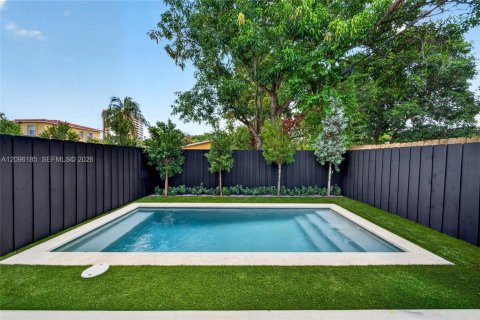 Townhouse in Miami, Florida 3 bedrooms, 187.01 sq.m. № 2392869 - photo 18