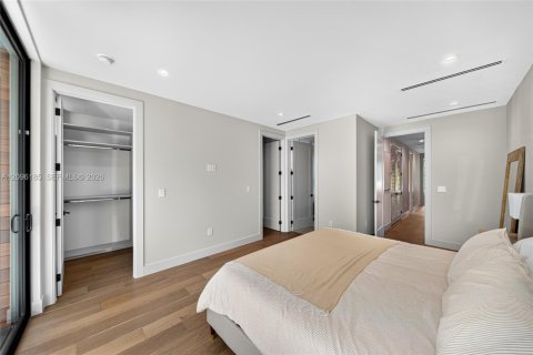 Townhouse in Miami, Florida 3 bedrooms, 187.01 sq.m. № 2392869 - photo 23