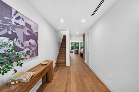 Townhouse in Miami, Florida 3 bedrooms, 187.01 sq.m. № 2392869 - photo 9